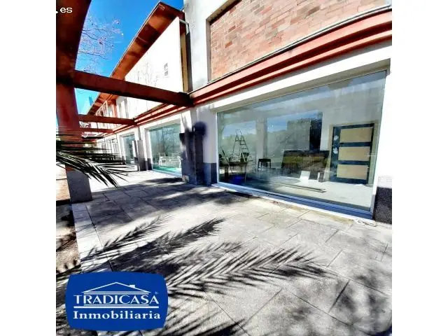 Local Comercial en Alquiler 220m2 Dos Plantas Terraza