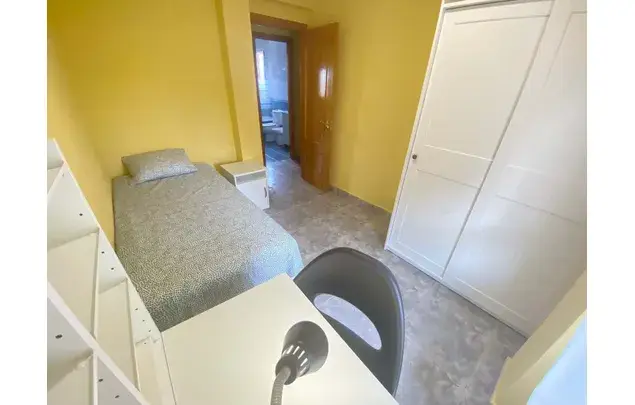 Rent a room of 110 m² in Madrid
