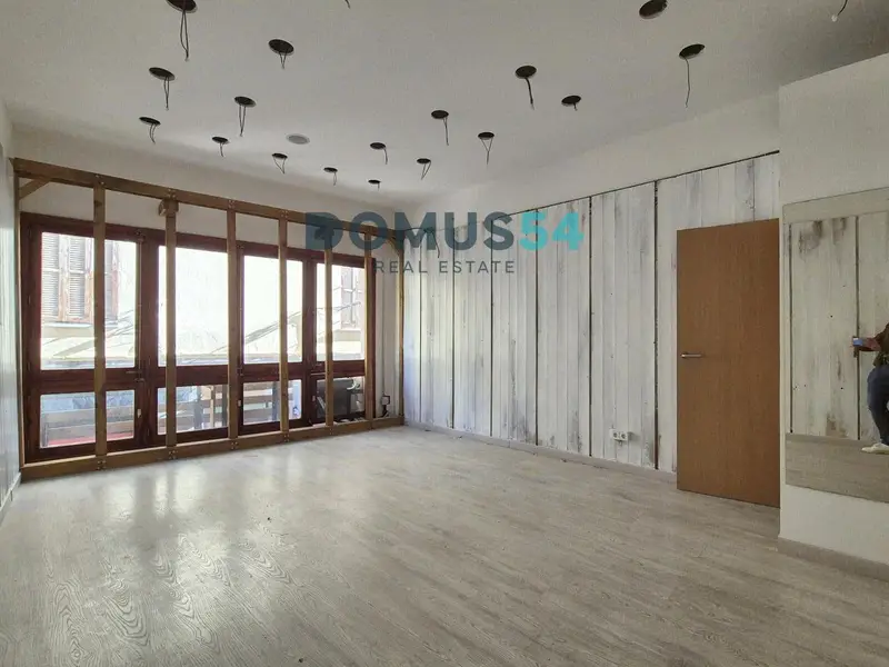 Chalet con 3 Apartamentos y 2 Locales en Pollensa
