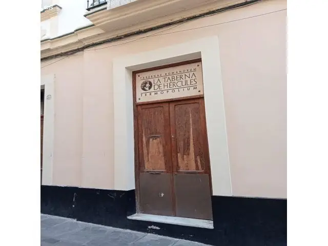 Local Comercial en El Pópulo Ideal para Negocio