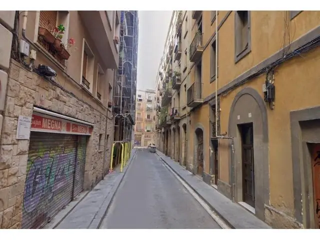 Inversionistas: Piso Ocupado en Raval Barcelona