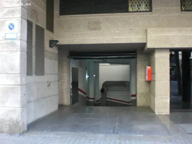 Parking Moto Alquiler Barcelona Consell de Cent