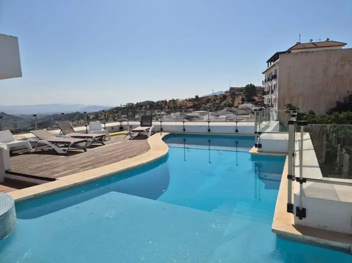 Apartamento en Venta Guaro 2 Dormitorios Piscina Plaza Parking