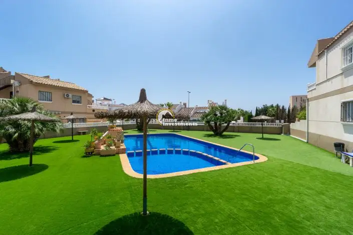 Bungalow en Venta Villamartin 2 Dormitorios Solarium Piscina