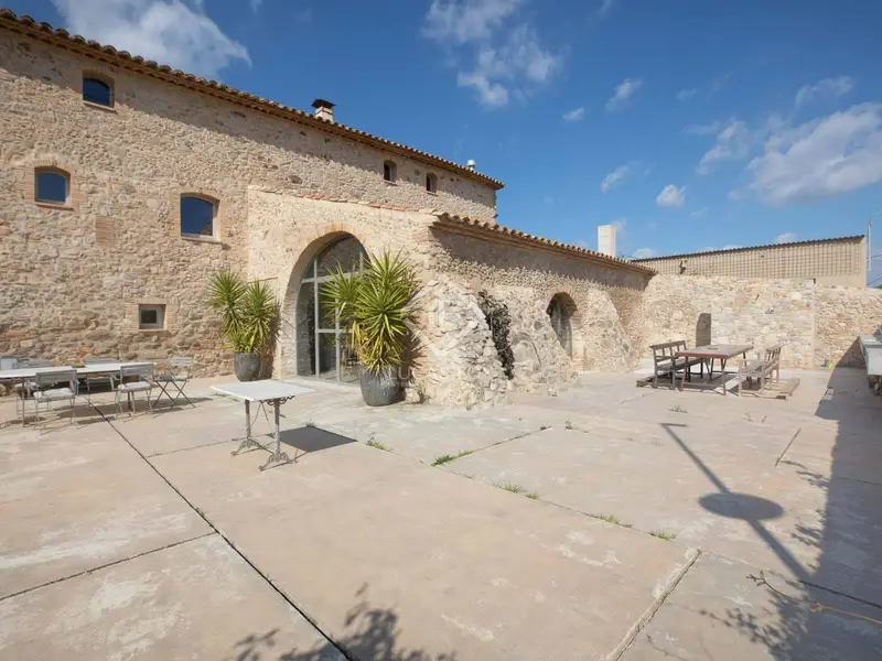 Masia siglo XVIII restaurada Vilacolum Girona