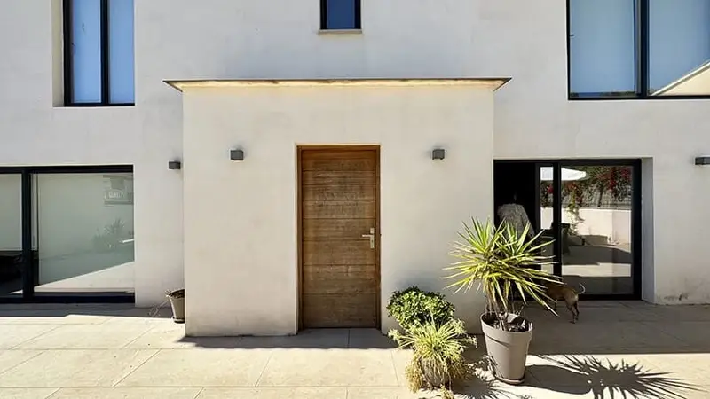 Casa en Palmanova con Piscina y Apartamento de Invitados