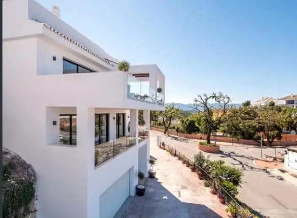 Adosados de Lujo en Marbella con Vistas Panorámicas