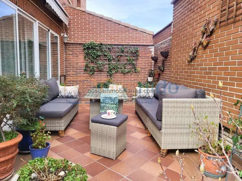 Casa en Venta Nueva Segovia Patio Jardin Garaje