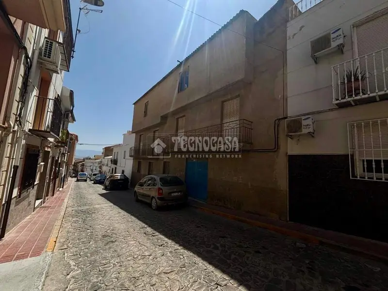 Casa en venta en Jódar - 3 plantas - Oportunidad única