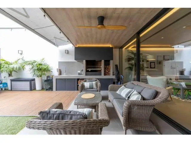 Casa Moderna en Bonrepos i Mirambell con Piscina Climatizada y Gimnasio