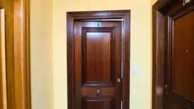 Piso en venta en el centro de Guadix: 4 habitaciones, 2 baños y patio