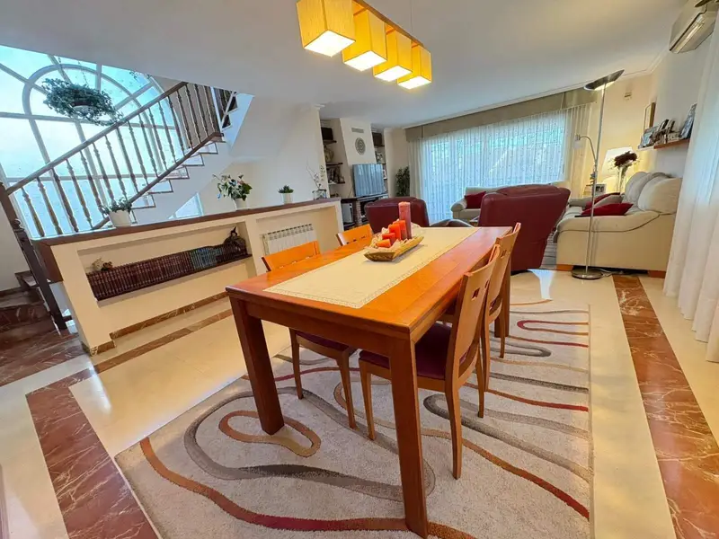 Chalet en venta El Masnou 4 plantas 330m2 piscina jardin vistas al mar