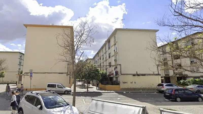 Piso en Sevilla Calle Centauro Ocupado Venta al Contado