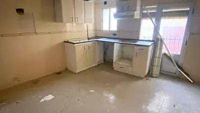 Chalet en venta en Malej	00e1n para reformar