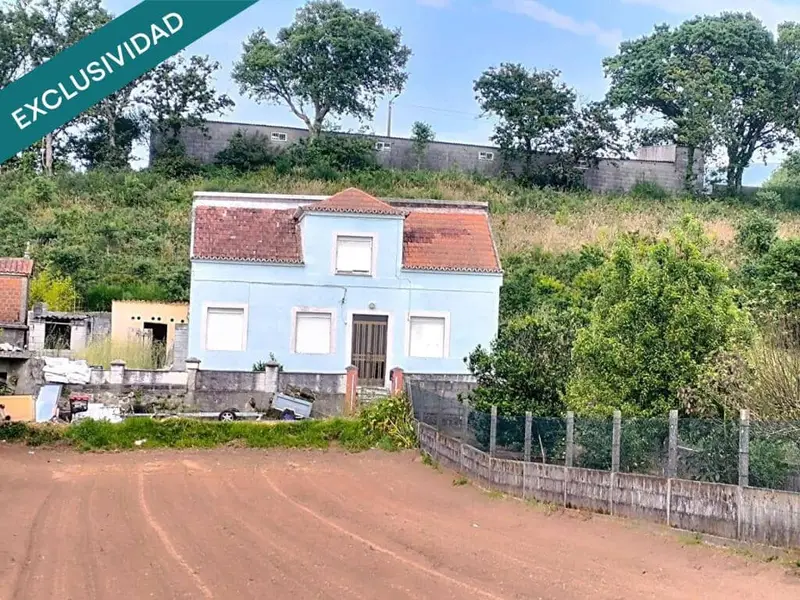Chalet en venta cerca de playa As Furnas