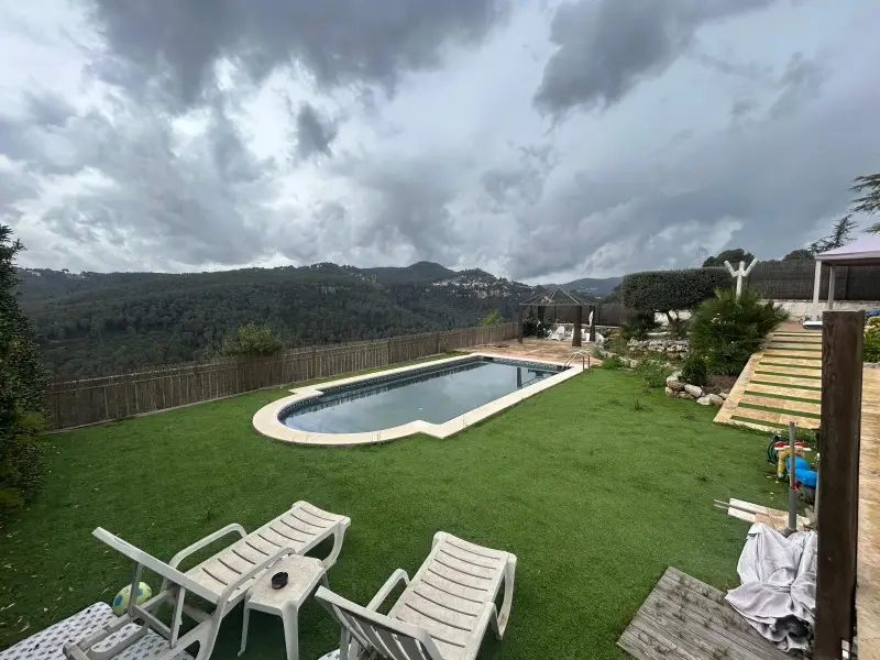 Venta Chalet con vistas en Palleja - Ref: VNT-pajella