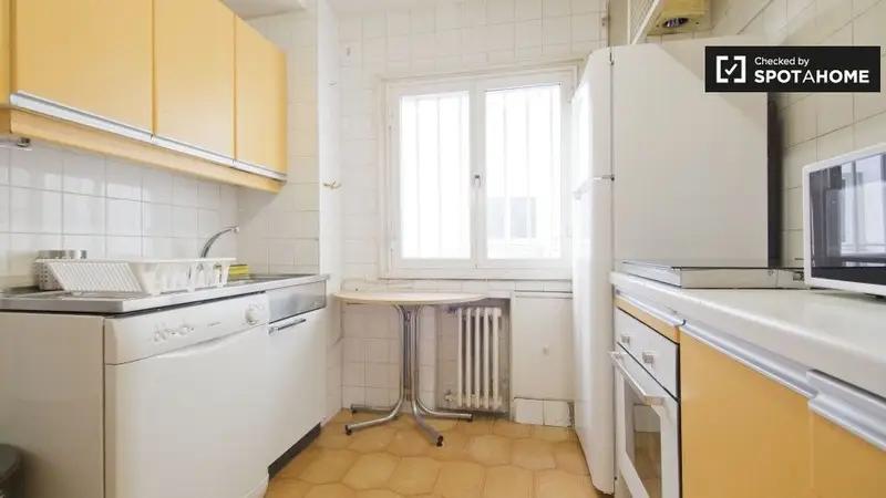 Apartamento en Madrid 6 Dormitorios 2 Baños Alquiler Spotahome