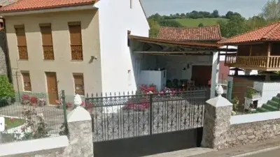 Casa Solariega con Nave y Horreos cerca de Gijón Asturias
