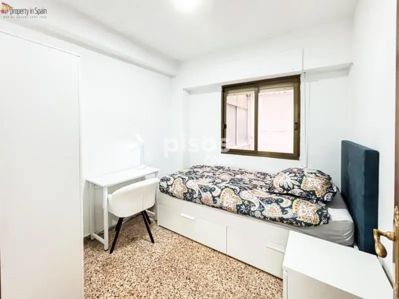 Habitacion en Alquiler Campoamor Amueblada con Baño Compartido