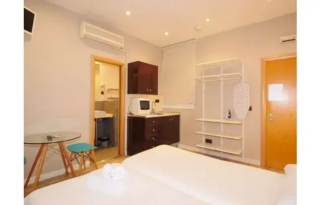 Estudio Moderno en Barri Gotico Barcelona Ideal Estudiantes Profesionales
