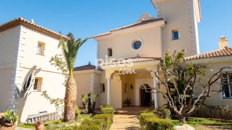 Chalet en venta en Altos de Estepona