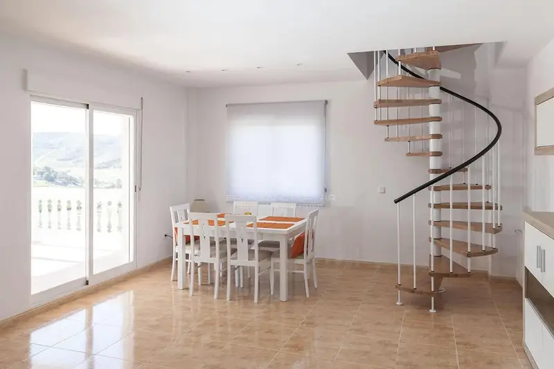 Chalet en Venta Alberic Valencia 4 Dormitorios Piscina Privada