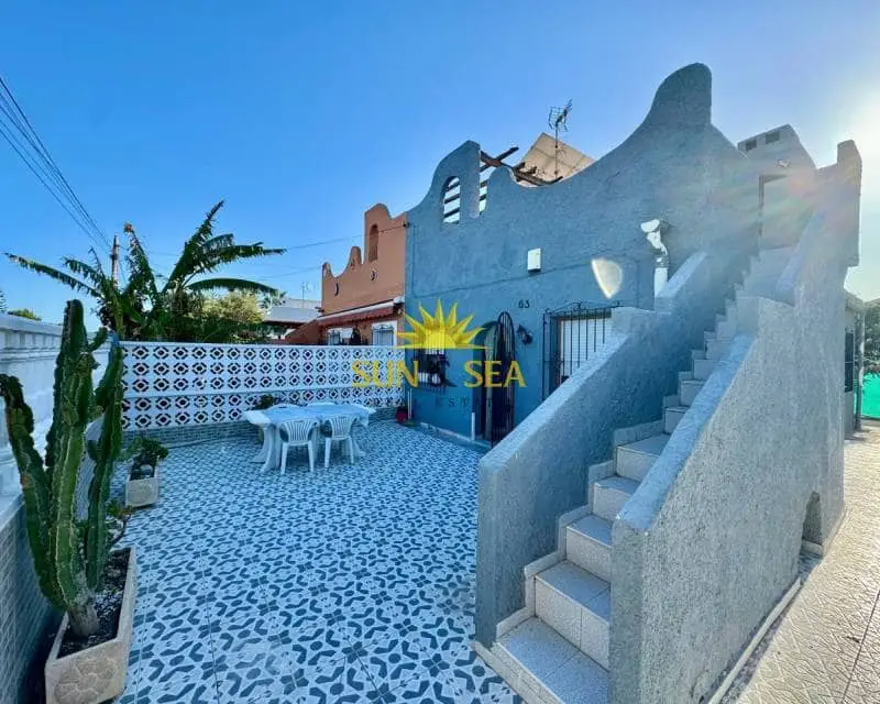 Chalet en Alquiler Anual Torrevieja 2 Dormitorios Piscina Barbacoa