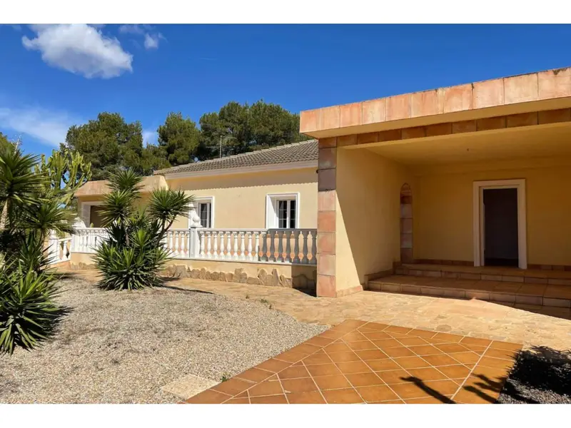 Casa en Orihuela con Piscina y Terraza 4 Dormitorios