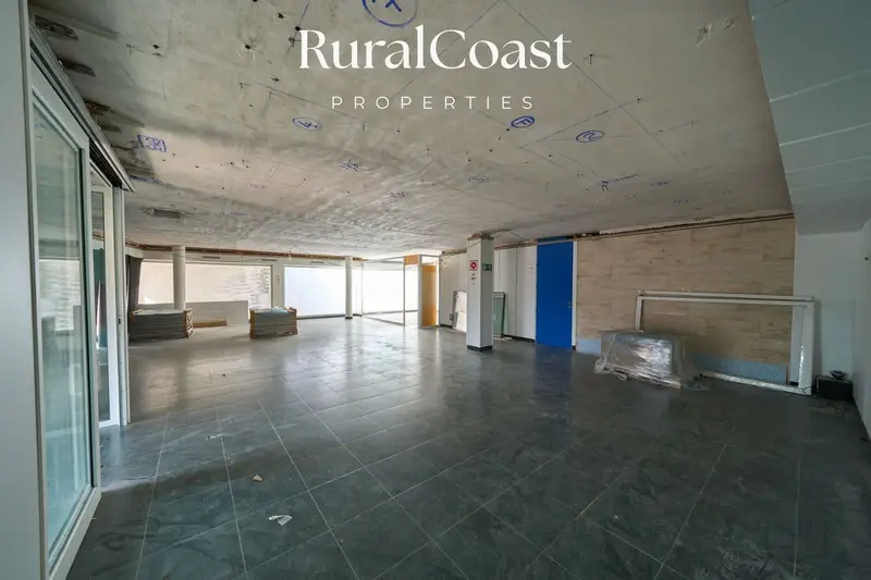 Local Comercial en Alquiler Coveta Fuma El Campello Alicante