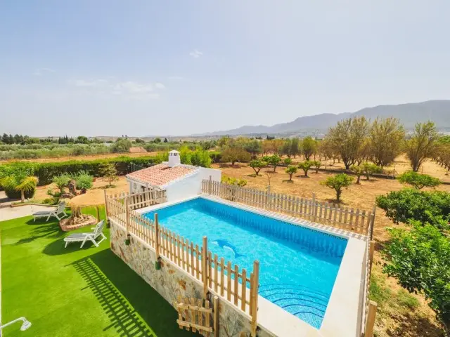 Casa Rural con Piscina 3 Dormitorios Alquiler Málaga
