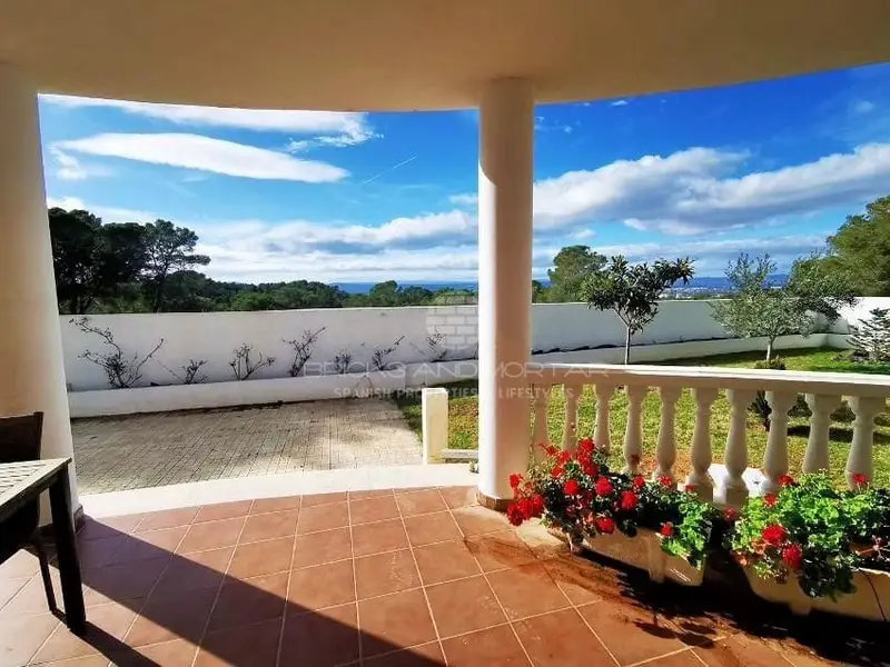 Chalet de Lujo en Venta 350m2 5 Habitaciones Piscina Jardin