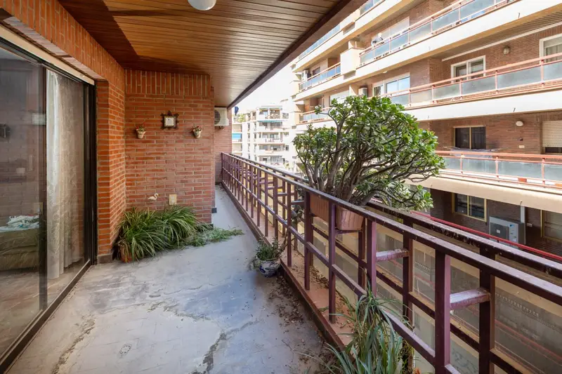 Venta Piso con Terraza en Constitucion Granada