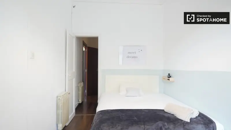 Habitacion Enorme En Eixample Apartamento Compartido 6 Personas