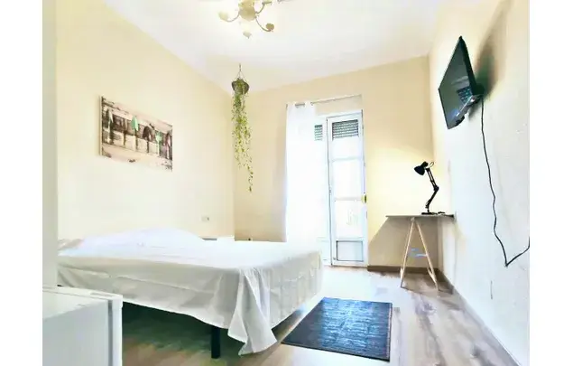 Habitaci
ón 50m
² Alicante Estancia Media Larga Dep
ósito 435