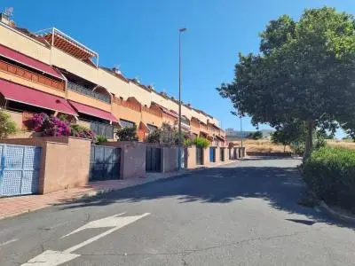 Casa adosada en Altos de Valcorchero Plasencia
