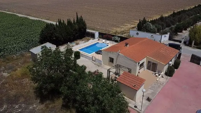Villa de 4 Dormitorios en Villena con Vistas