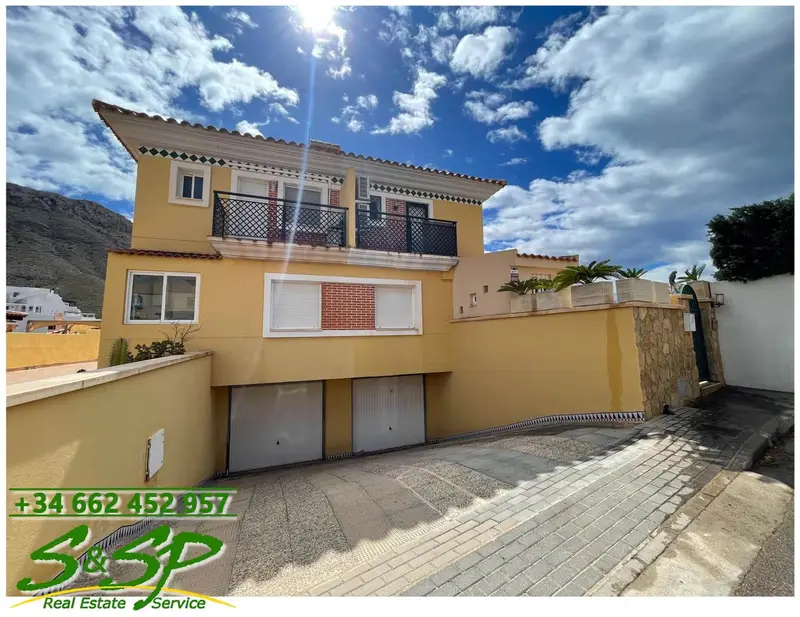 Dúplex con Piscina Privada en Calabardina Águilas