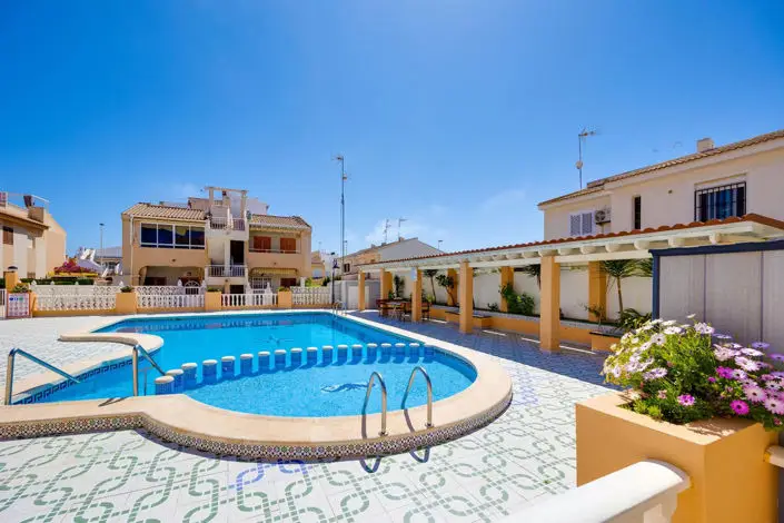 Atico 2 Dormitorios Torrevieja Solarium Privado Piscina Comunitaria