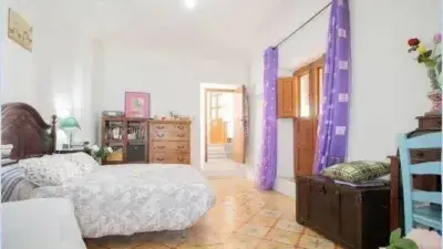 Casa adosada en Guadix con jardin y garaje
