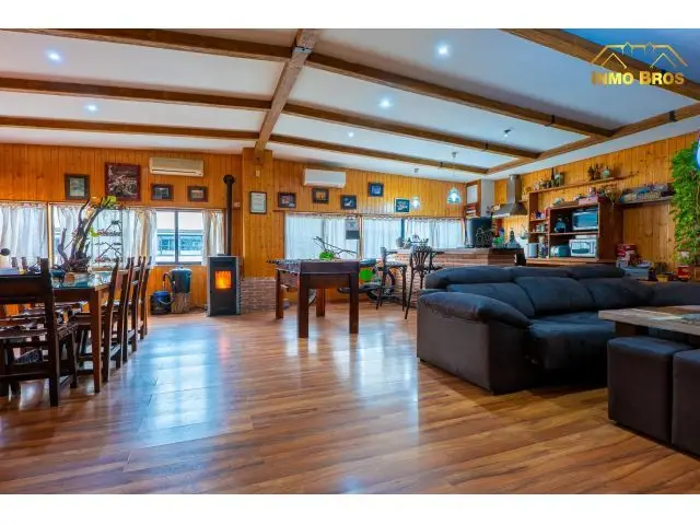 Nave Industrial con Vivienda en Cabanillas del Campo