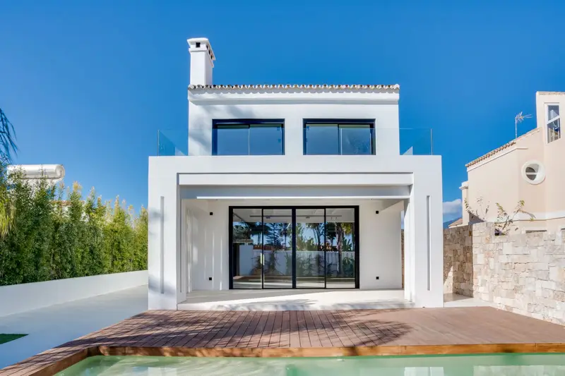 Casa Villa 4 Dormitorios Estepona Moderna Cerca Playa