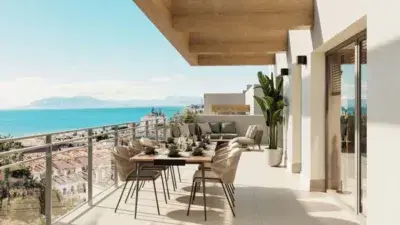 Piso en Venta en Rincón de la Victoria con Vistas al Mar