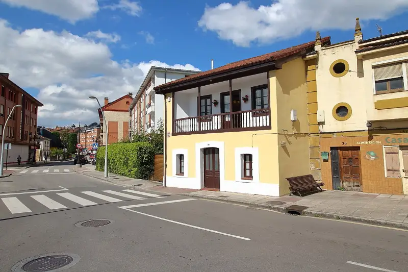 Casa en Venta en Colloto Asturias