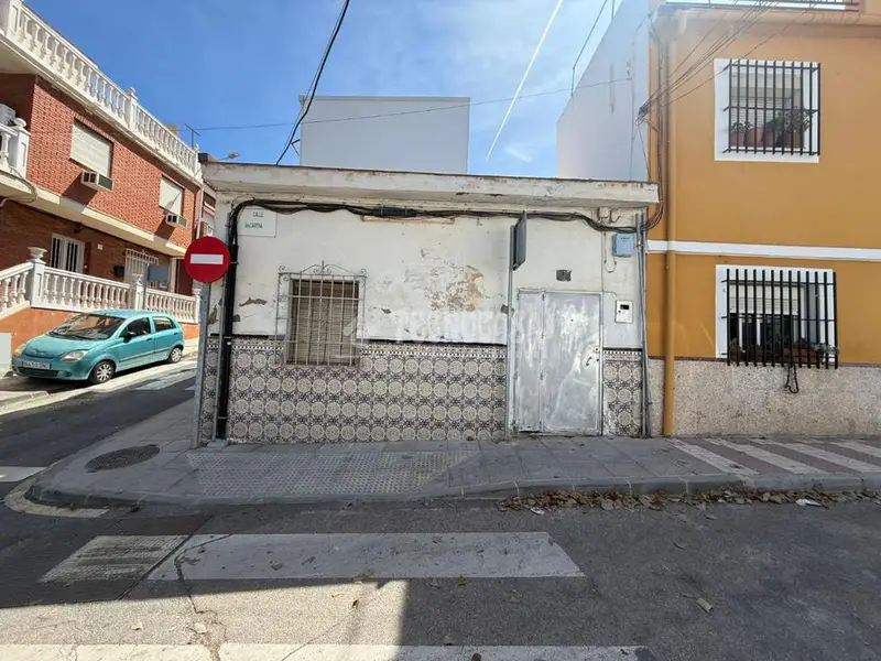 Casa en Venta Granja Suarez para Reformar 2 Habitaciones