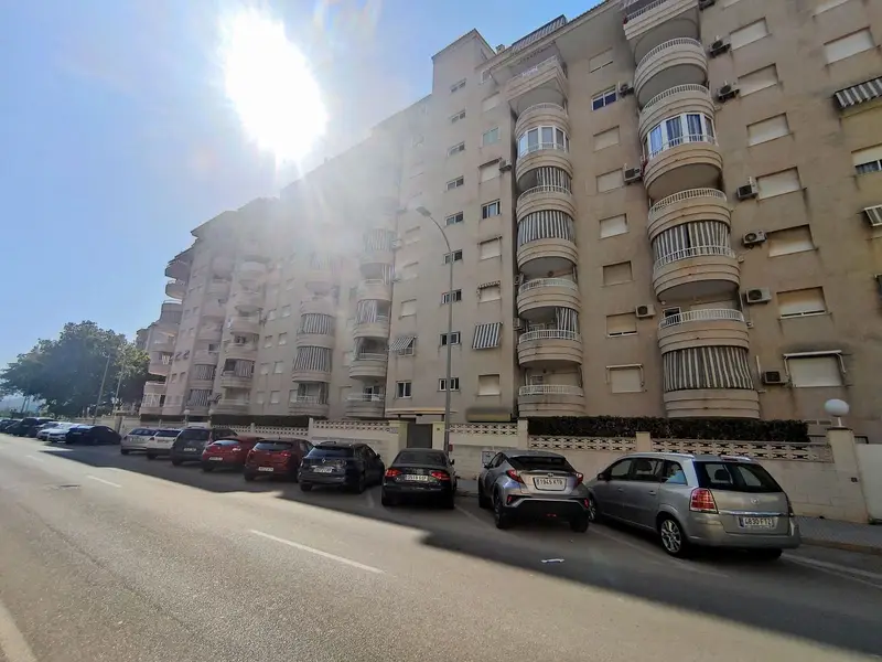 Apartamento en Gandia cerca de la playa con piscina