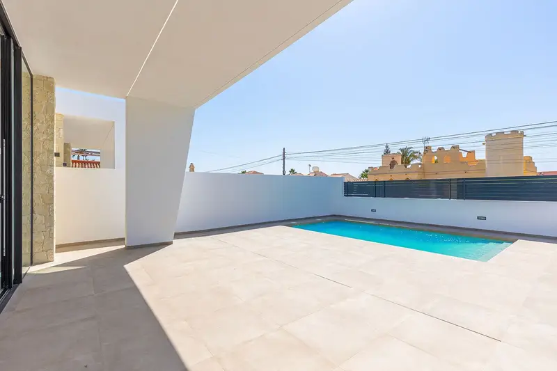 Villa de Lujo con Piscina en Torreta Florida Torrevieja