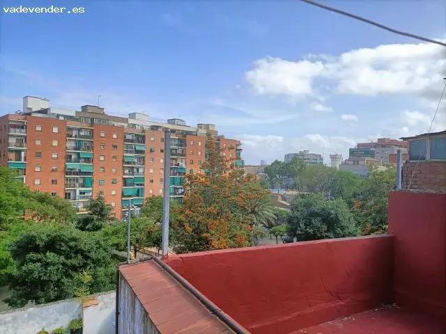 Casa en Venta en Badalona con Terraza y Patio