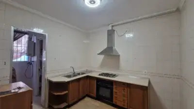 Casa en Lora del Rio Zona Las Flores 169m2 3 Dorm 2 Baños
