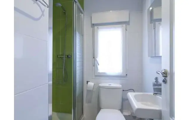 Alquiler de Habitaciones en Bilbao Apartamento Moderno 5 Dormitorios