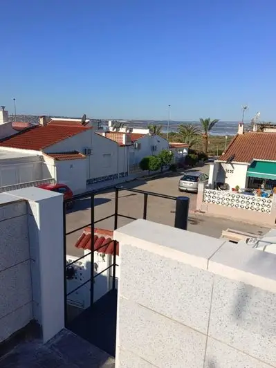Adosado 2 Dormitorios Torrevieja Reformado Cerca de Servicios